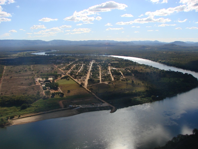 Além de encaixada na curva do Rio Tocantins, a Grande SS é cercada por duas grandes e prósperas fazendas.